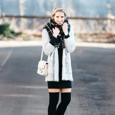 Casual Look: Strick & Overknees with „Julia“ Boots