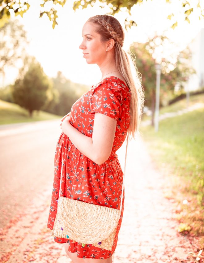 Schwangerschaftslook –  Rotes Kleid + Was kommt in meine Kliniktasche?